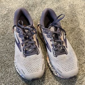 Brooks Ghost 14 Shoe Women Size 7.5  Light Purple Delicate Dyes Running Sneakers